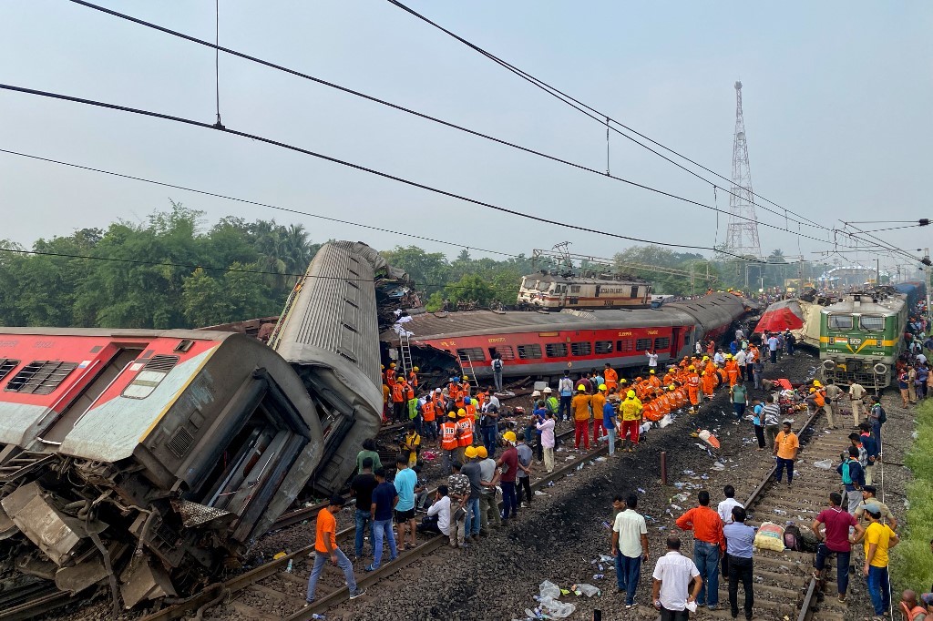 印度東部兩火車相撞 傷亡人數上升至233死900傷（多圖）