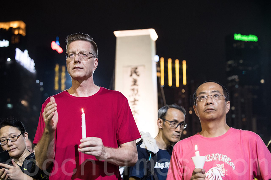 支聯會晚上8時在維園，舉行六四燭光集會，悼念死難者，毋忘中共血腥鎮壓歷史。（余鋼／大紀元）