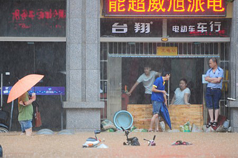 6月15日，江西省九江市遭遇洪災。(Hu Guolin/Getty Images)