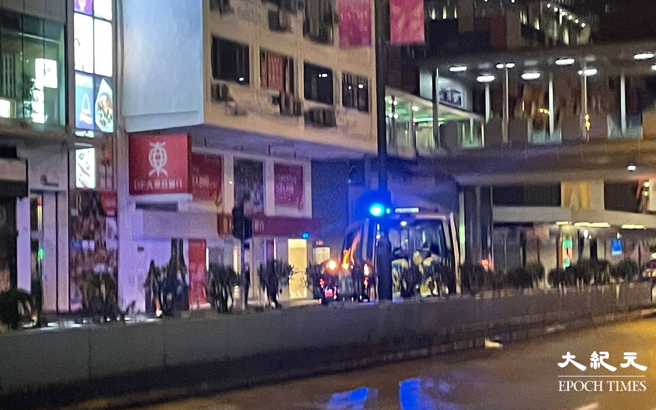 電壓連續兩天第二次驟降，導致彌敦道一帶交通燈完全失靈。（卓相如／大紀元）