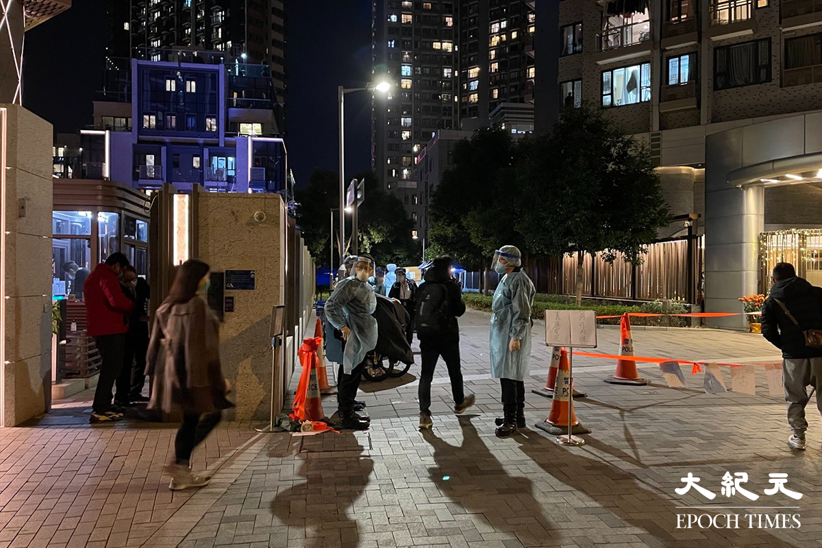 政府晚上6時刊登憲報，將啟德新區沐寧街7號嘉匯第1-3及第5-9座指列為受限區域。（李辰／大紀元）