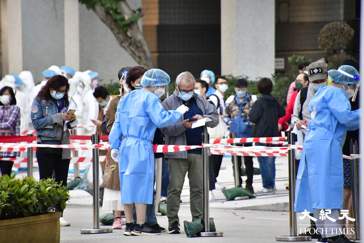政府下午5時刊登憲報宣告，將元朗嘉湖山莊賞湖居第一座、第二座、及第五座指列為受限區域。（麥碧／大紀元）