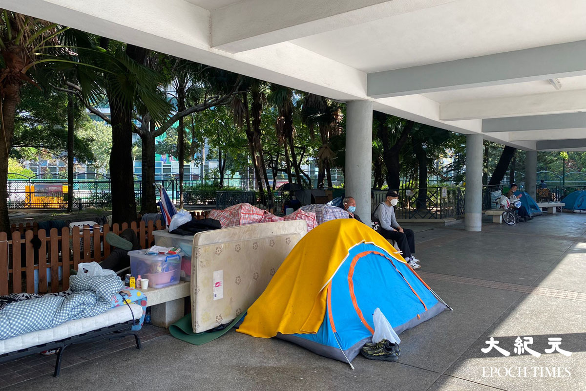 深水埗通州街公園是一班無家者聚集的地方。（袁康妮／大紀元）