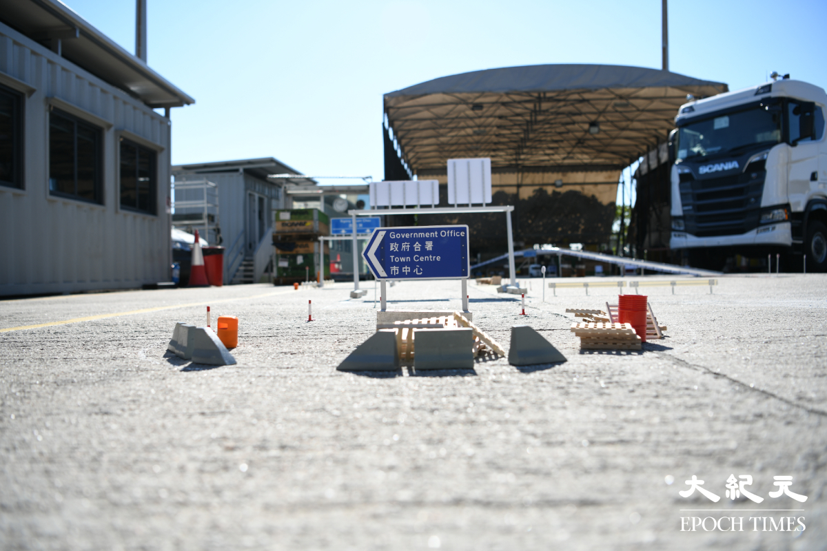 精緻的路牌及道路設施。（麥碧／大紀元）