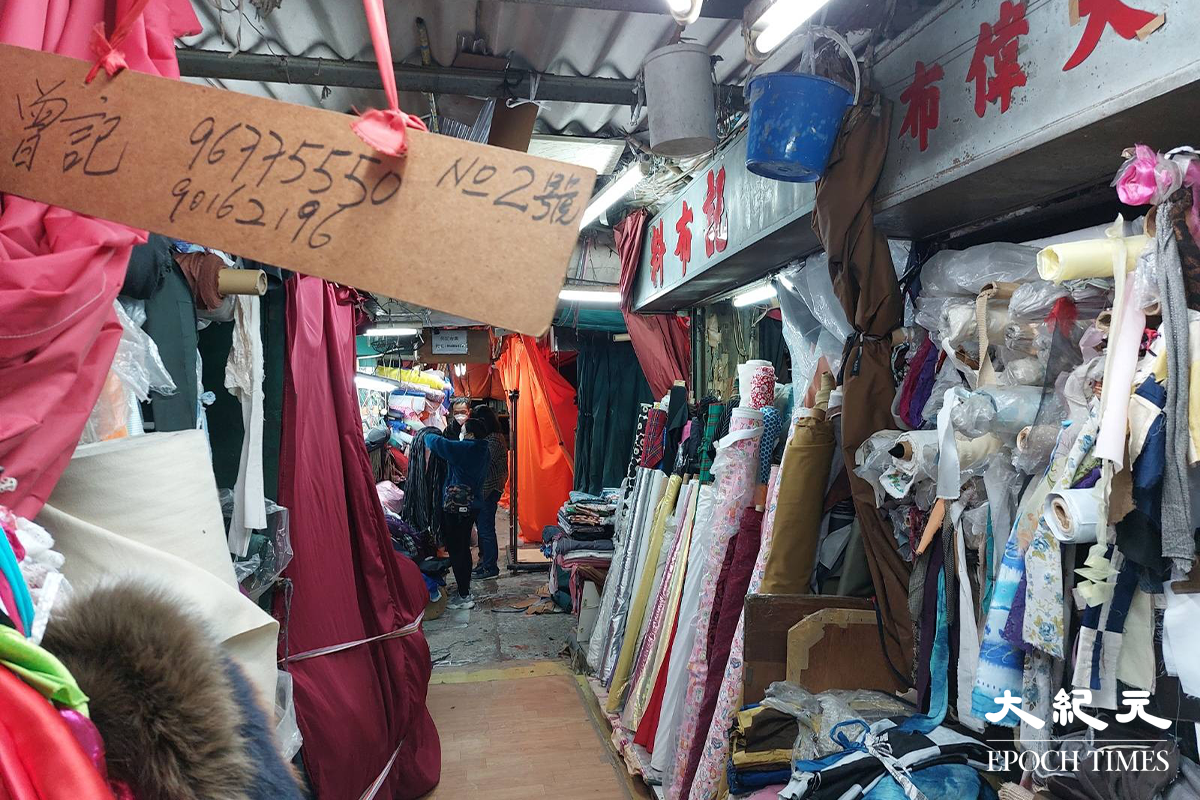 潘小姐形容，自己在棚仔成長，到處也充滿回憶，將要被關閉，她萬般不捨。（麥碧／大紀元）