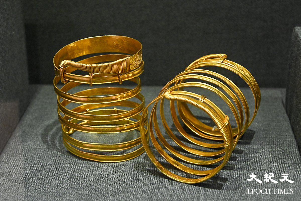 金臂釧（明成化，1471年）。（宋碧龍／大紀元）