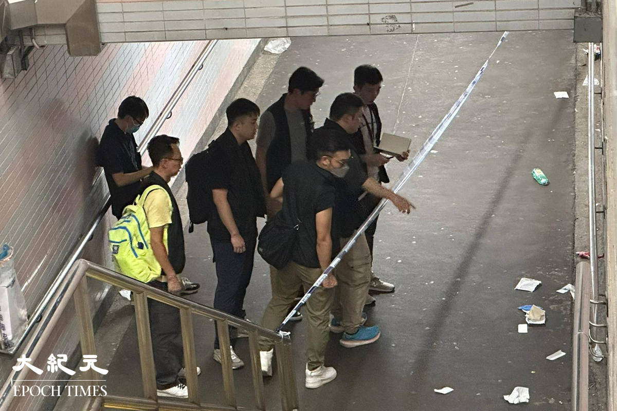 警員在場蒐證。（林建翔／大紀元）