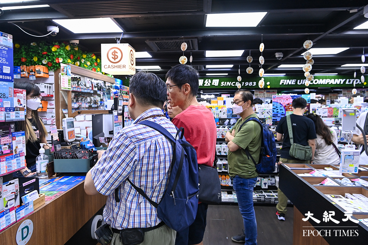 「黃金高登電腦嘉年華2023」由23日至29日在深水埗黃金電腦商場及高登電腦商場舉行。（宋碧龍／大紀元）