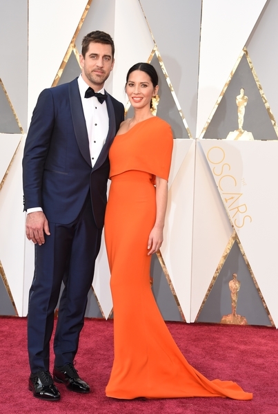 奧莉花曼（Olivia Munn）與Aaron Rodgers。（VALERIE MACON/AFP/Getty Images）