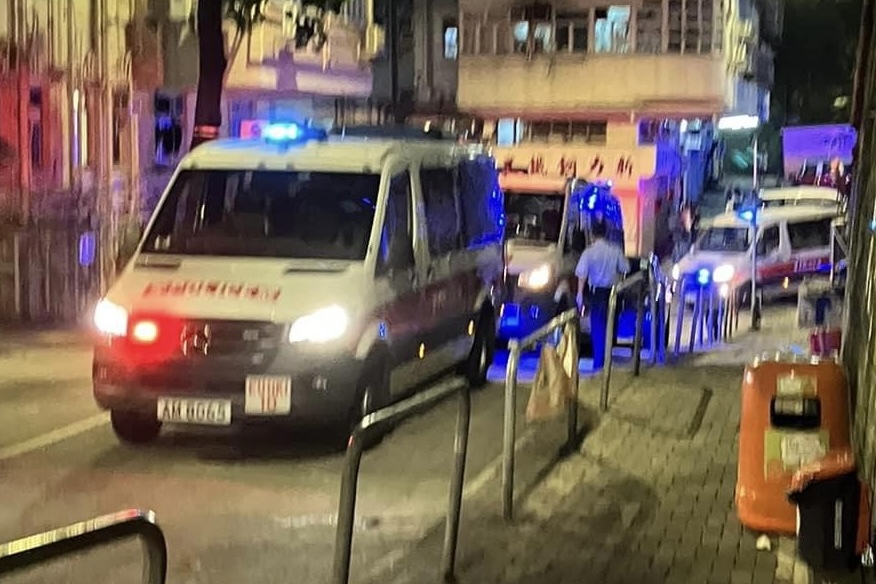 事後多輛救援車及警車到場戒備，氣氛一度緊張。(Lavander Lee@北角有樂 FB）