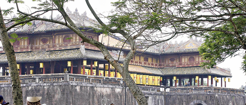 士燮是東漢日南太守士賜的兒子,出生於廣西蒼梧,少年上京拜師習經,醉心於《春秋》。越南史把他長達四十年主政的年代(187~226)稱為「士朝」。 ( HOANG DINH NAM/AFP/Getty Images)