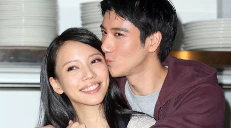 王力宏與太太李靚蕾甜蜜恩愛。(網絡圖片)