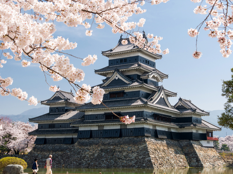 松本城（Matsumoto Castle）(かがみ～/Flickr)